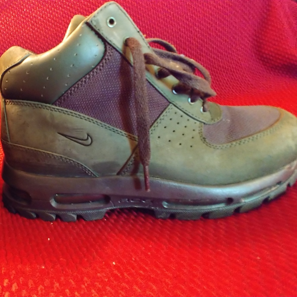 Nike Boots Green and Black ACG's